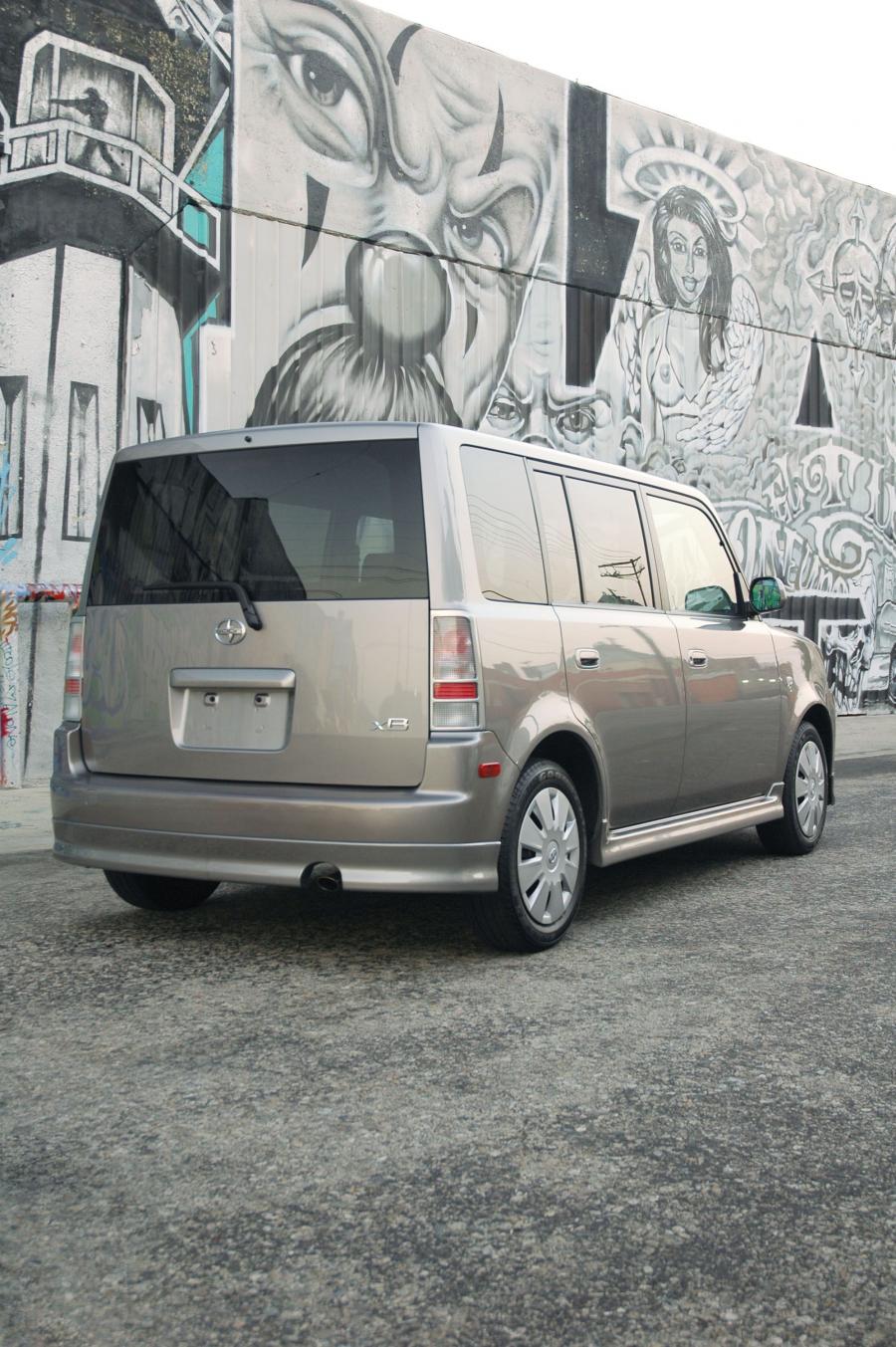  Scion xB 2006 года  (фото 9 из 19)